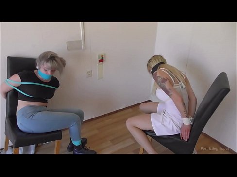 ❤️ Asılı / bağlanmış və ağzı bağlanmış / çətinlik içində olan qız ❌ Porn video bizdə ﹏