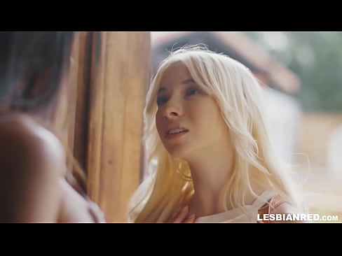 ❤️ Qız bir neçə ay sonra evə gəlir və sonda ögey anasının pişiyini yeyir ❌ Porn video bizdə ﹏