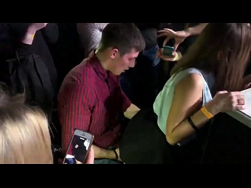 ❤️ Rus gecə klubunda əsl seks. 18 yaşlı rus qızı gecə klubunda anus və vajinada sikilib ❌ Porn video bizdə ﹏